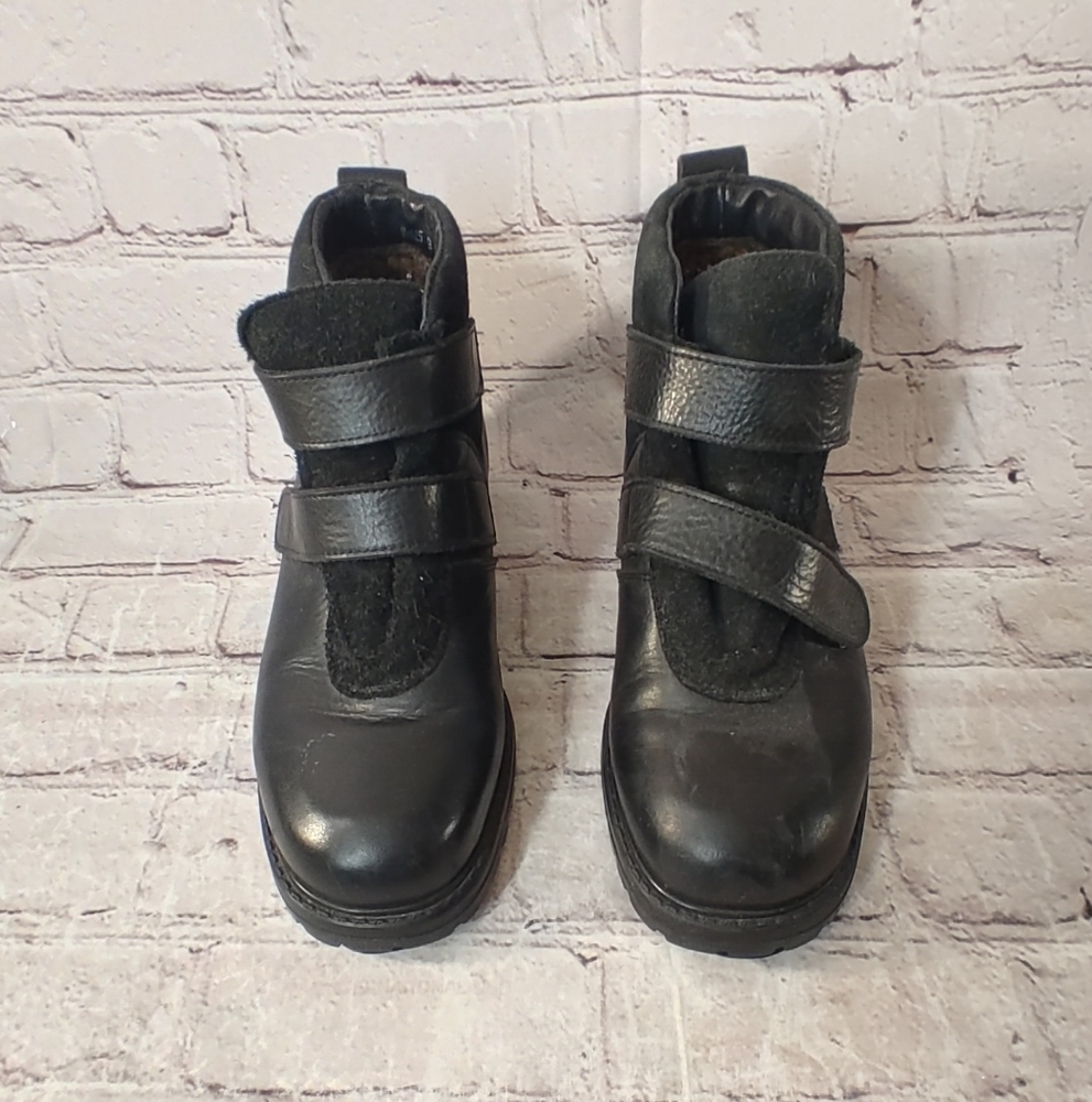 Vintage L.L. Bean Pebbled Leather No Laces Hook Chunky Heel Ankle Boots 9